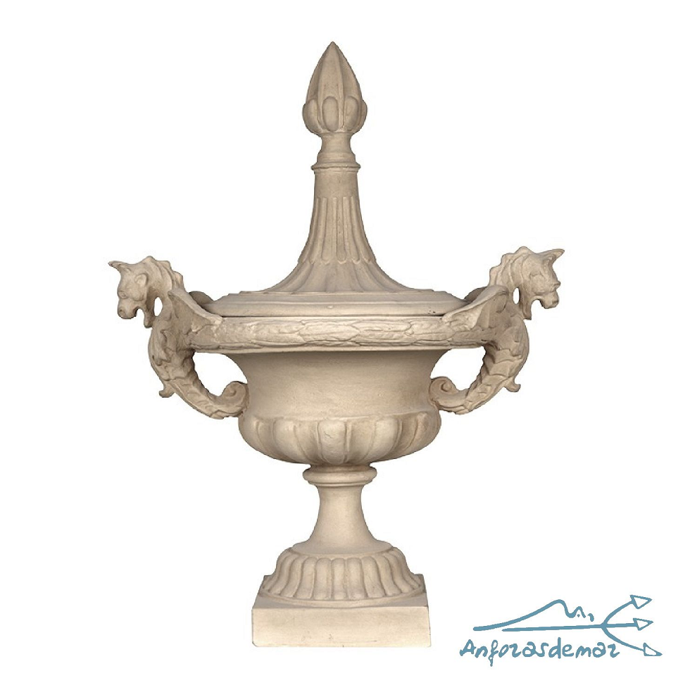 Copa Fantasía con tapa, en mármol reconstituido, de 53 cm de alto. Elemento decorativo de interior o exterior.