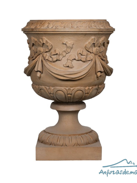 Copa Guirnalda Grande, en mármol reconstituido, de 100 cm de alto. Elemento decorativo de interior o exterior.