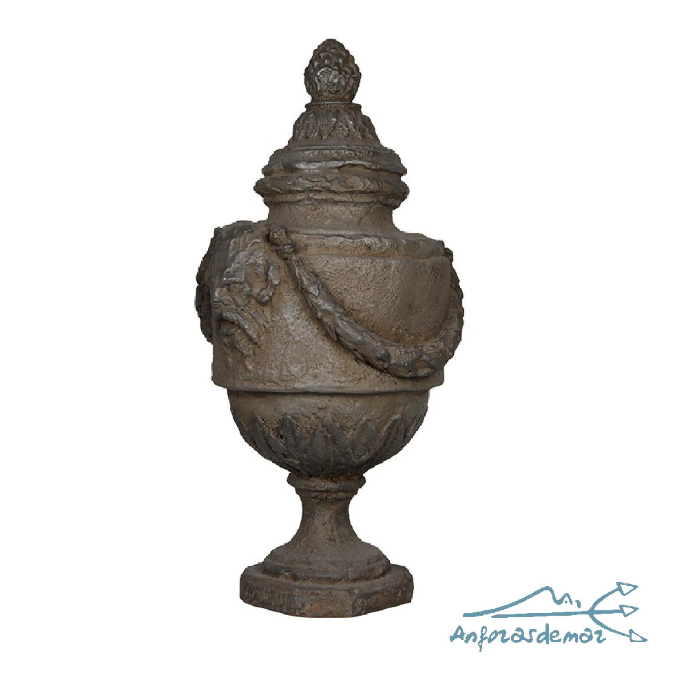 Copa Imperio con tapa, en mármol reconstituido, de 77 cm de alto. Elemento decorativo de interior o exterior.