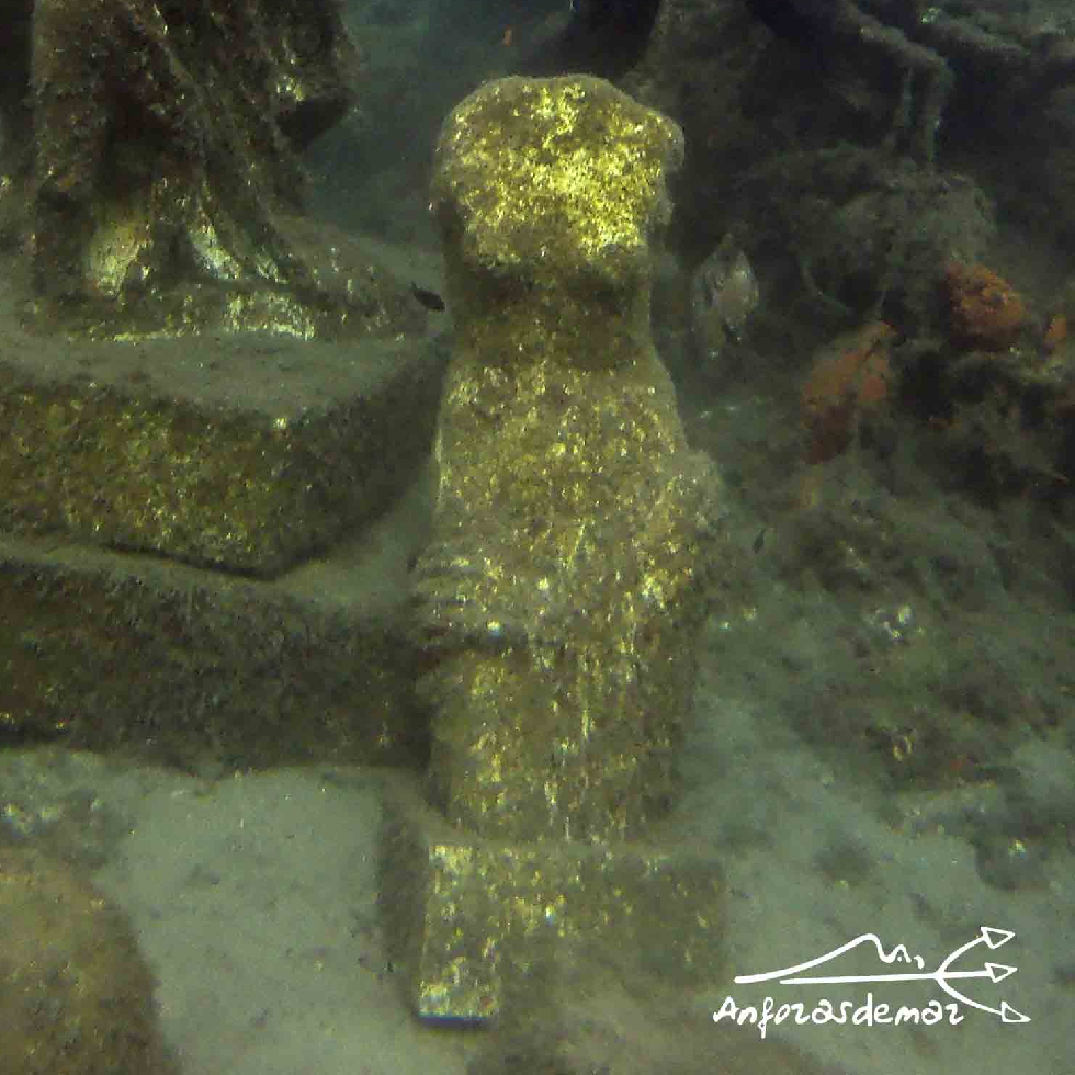 Torso de Venus de la Concha, de 160 cm de alto, envejecido bajo el mar. Elemento decorativo de interior o exterior.